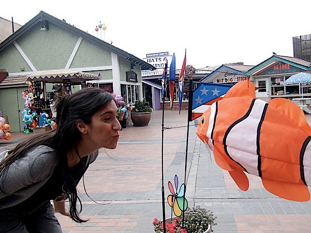 web-developer-kissing-fish